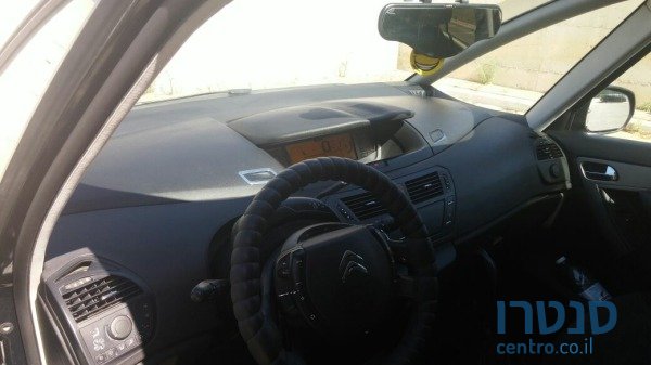 2012' Citroen C4 Picasso photo #5