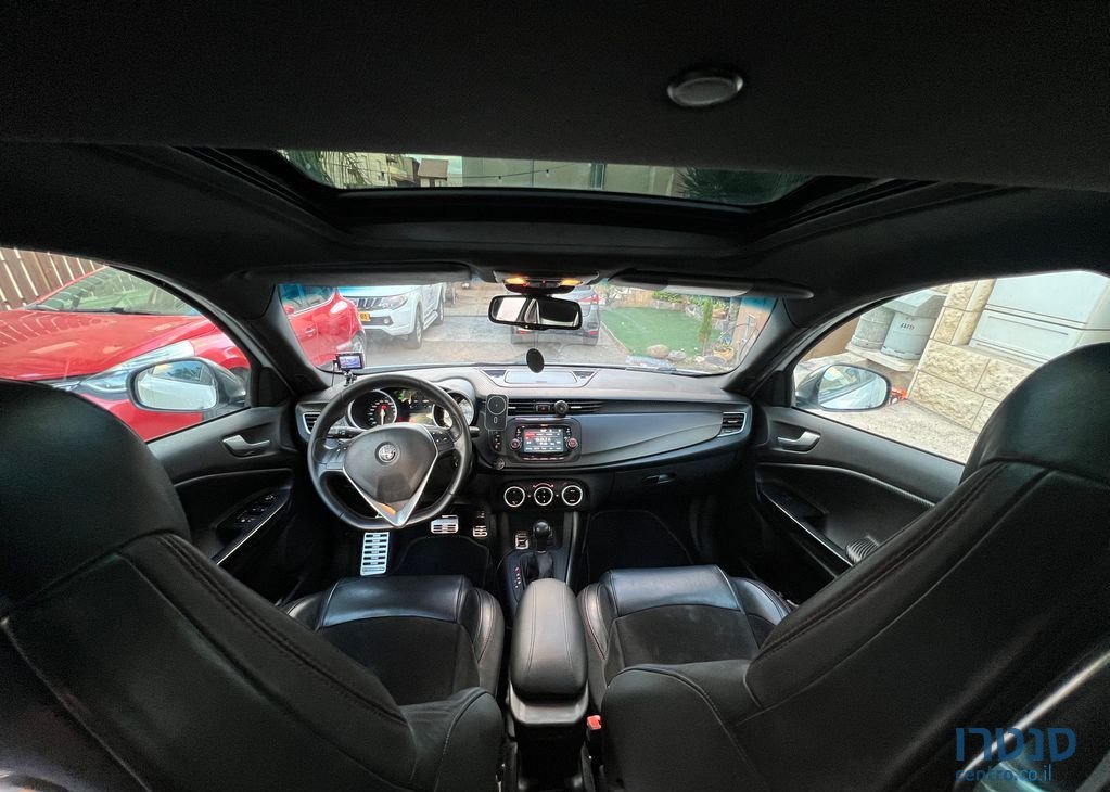 2017' Alfa Romeo Giulietta אלפא רומיאו ג'ולייטה photo #3