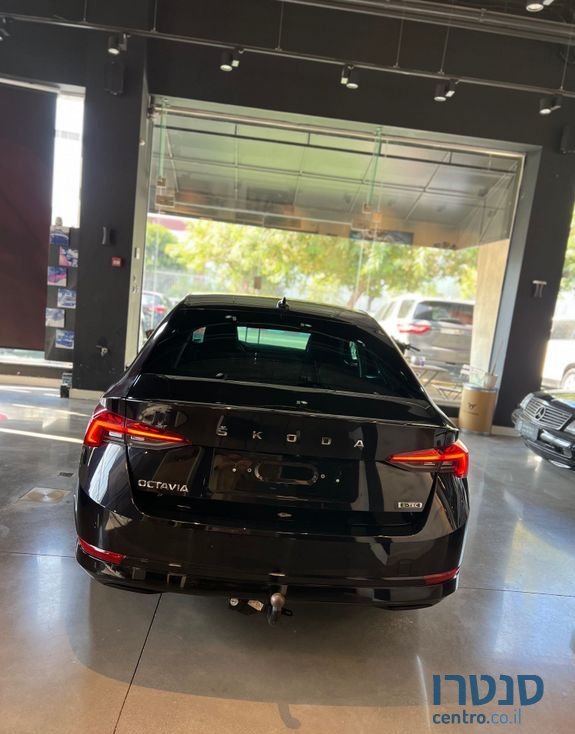 2021' Skoda Octavia סקודה אוקטביה photo #1