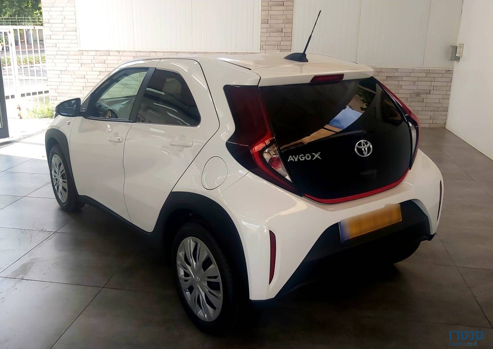 2022' Toyota Aygo photo #4