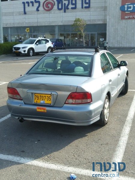 2001' Mitsubishi Galant photo #2