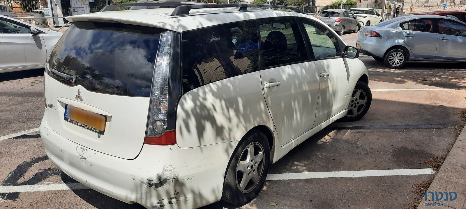 2005' Mitsubishi Grandis photo #5