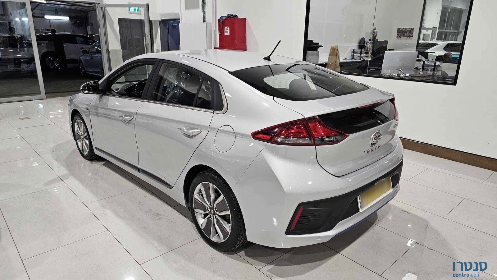 2018' Hyundai Ioniq photo #3