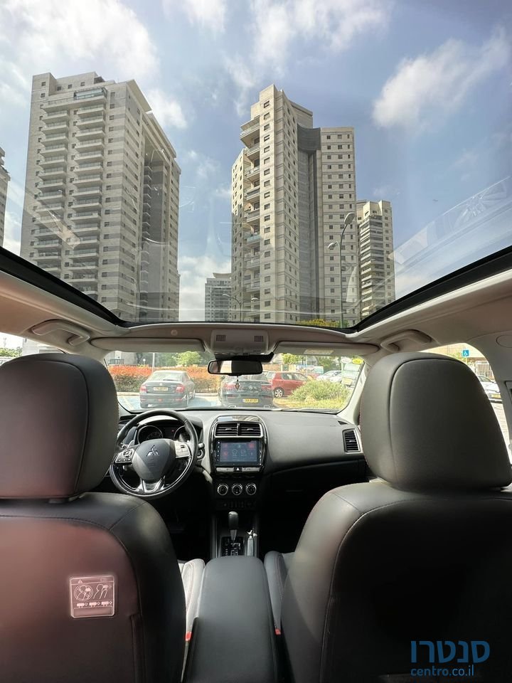 2020' Mitsubishi ASX Premium photo #1