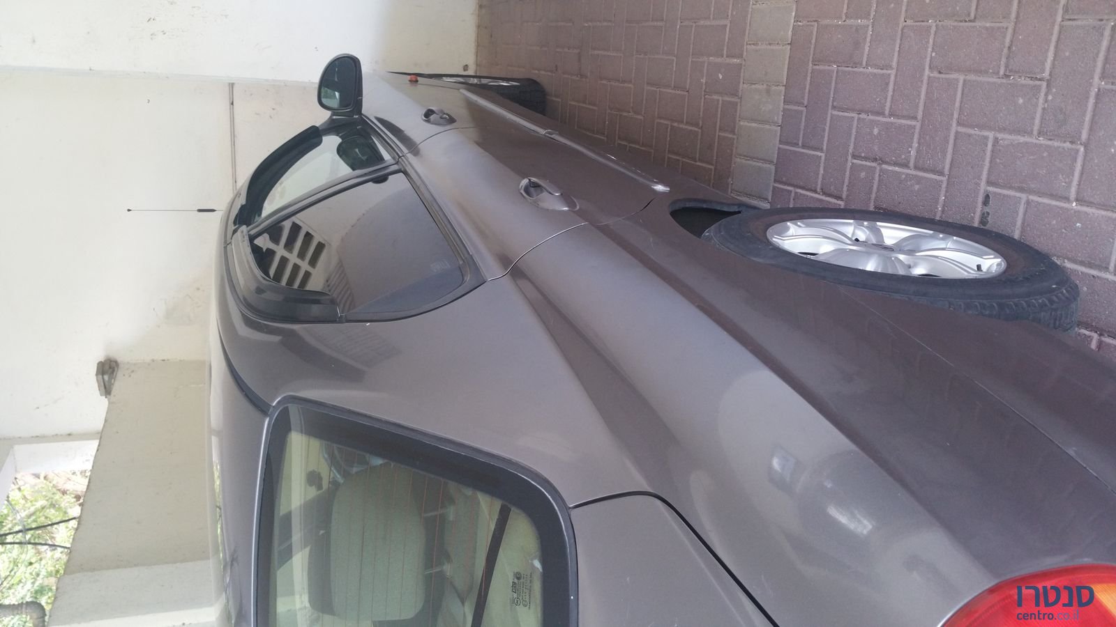 2001' Hyundai Sonata photo #3