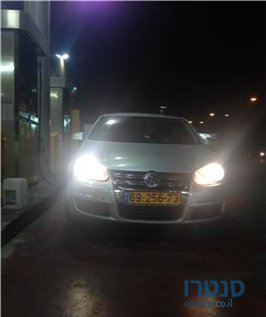 2011' Volkswagen Golf photo #2