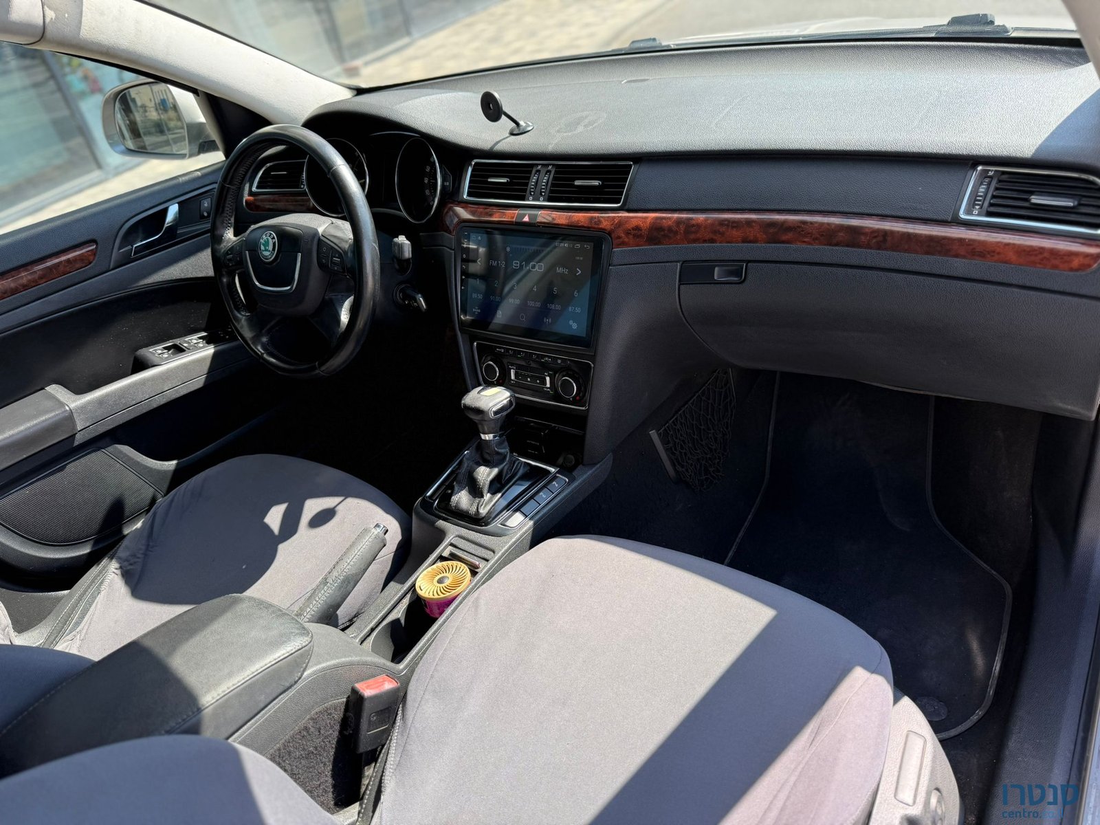 2013' Skoda Superb photo #5