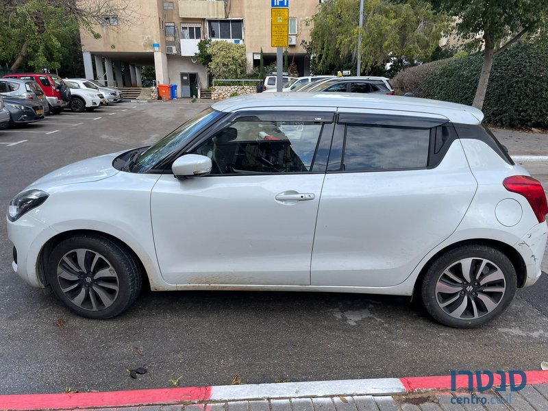 2018' Suzuki Swift סוזוקי סוויפט photo #3