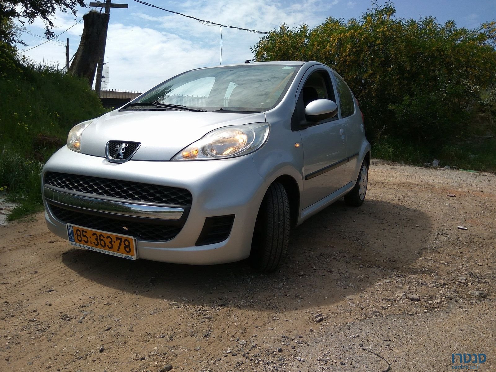 2012' Peugeot 107 photo #2