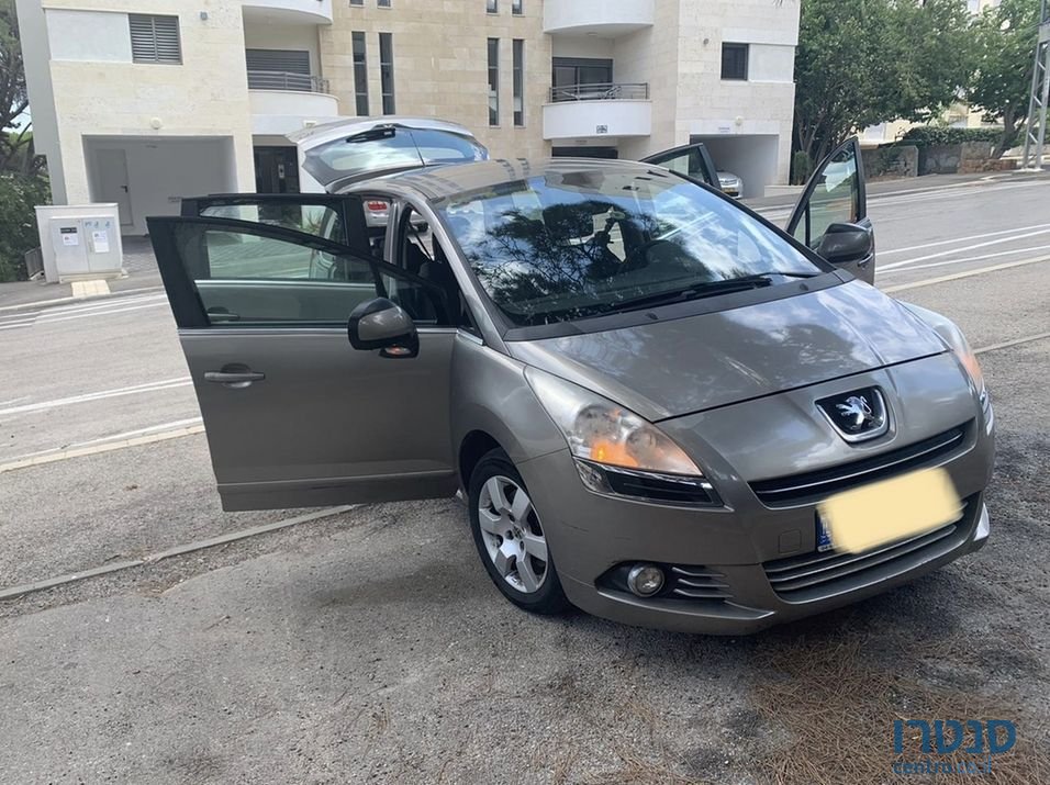 2013' Peugeot 5008 פיג'ו photo #3