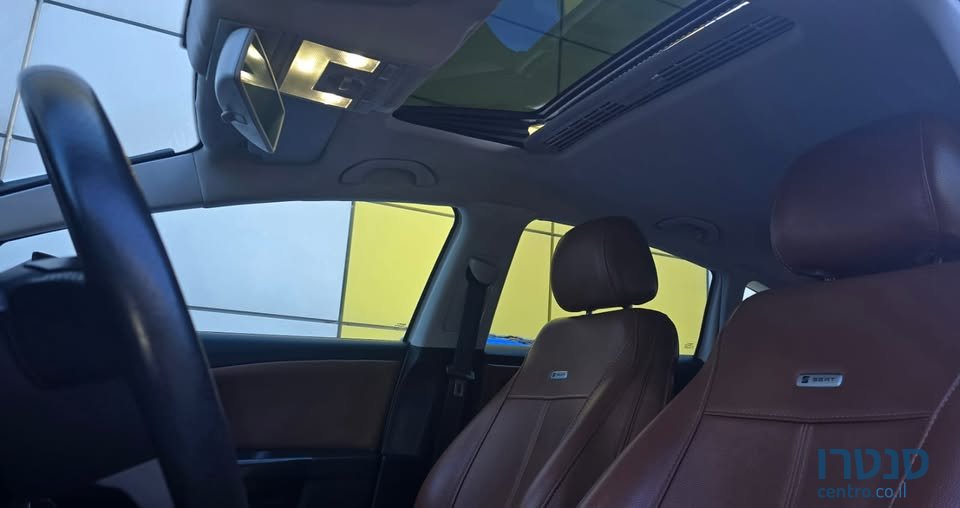 2011' SEAT Leon photo #7