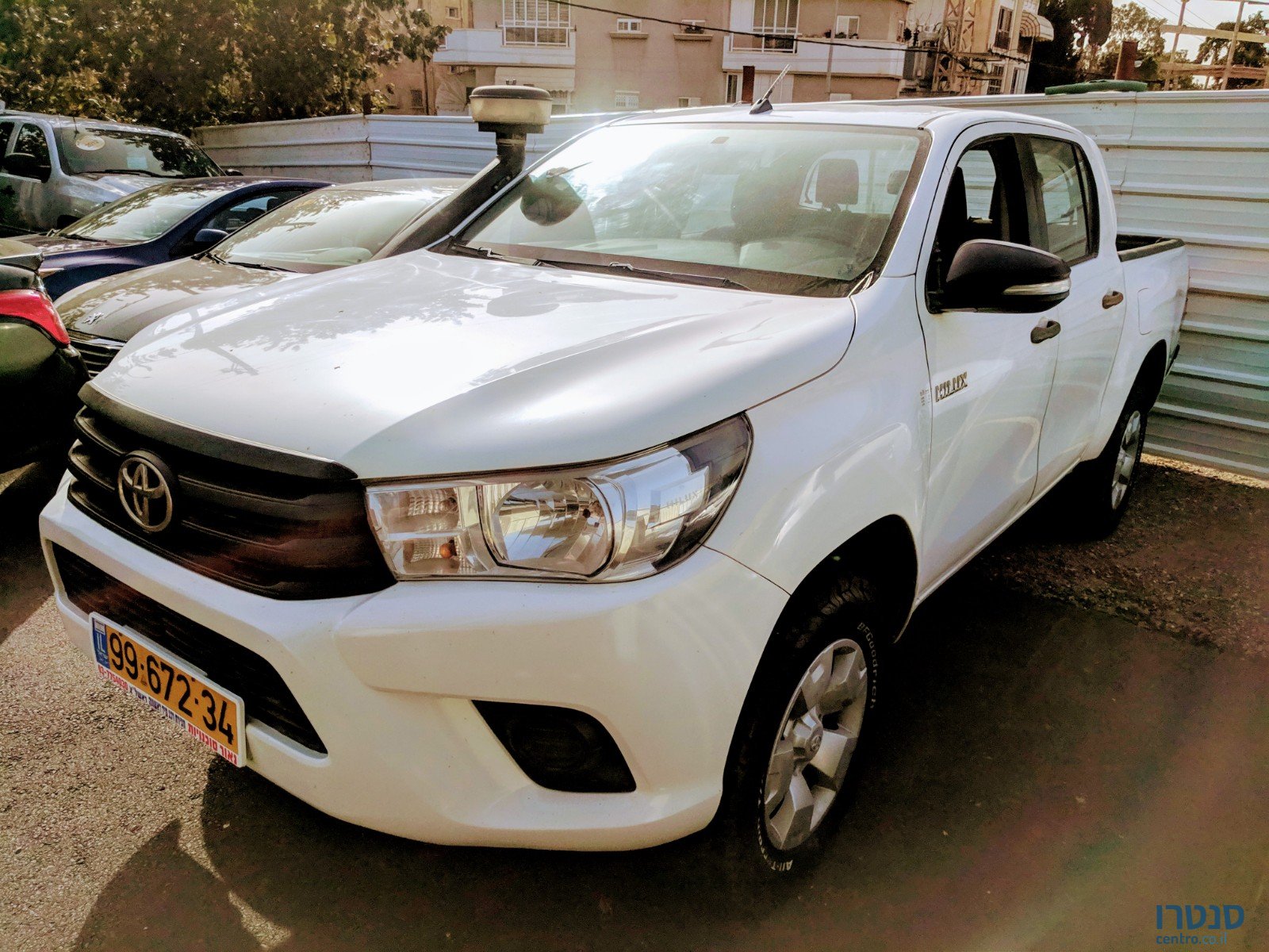 2016' Toyota Hilux photo #1