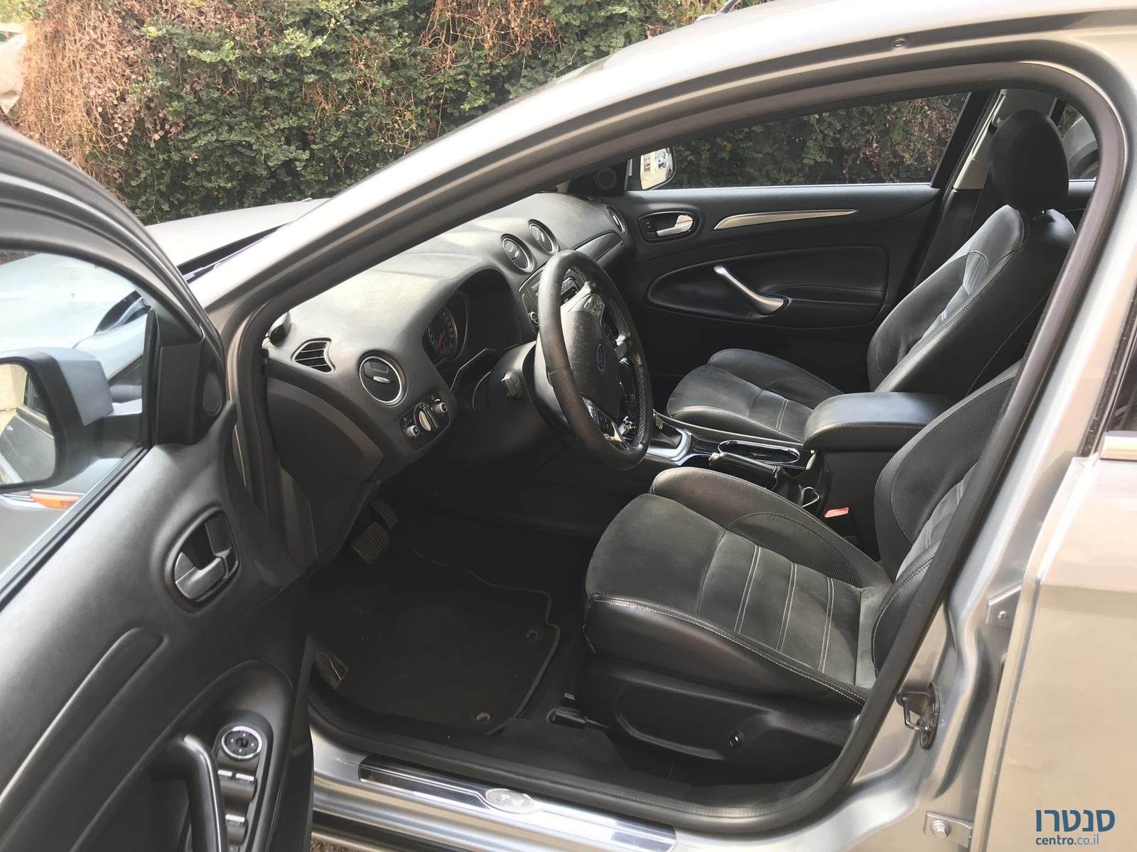 2010' Ford Mondeo Titanium photo #5