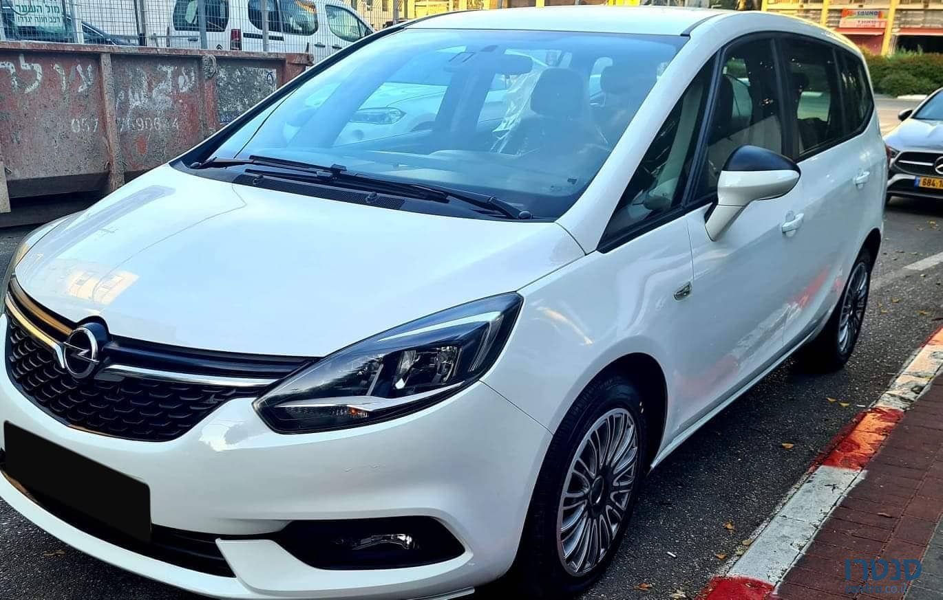 2019' Opel Zafira photo #2