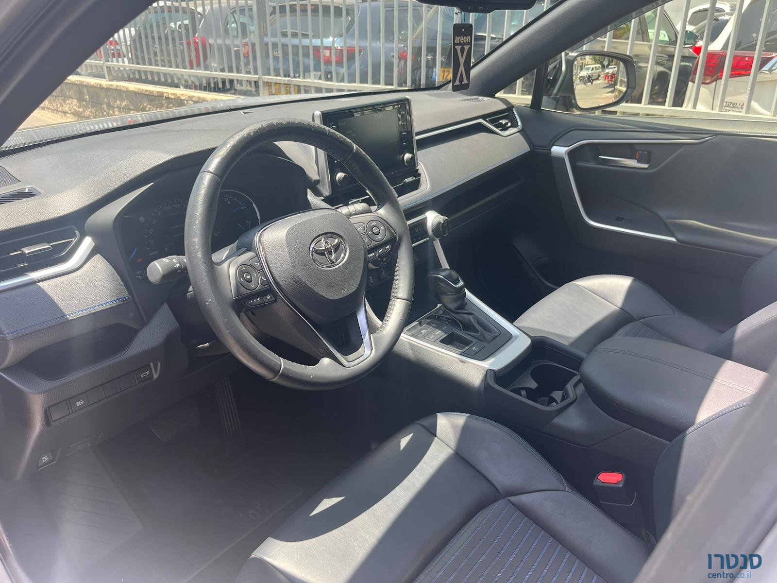 2020' Toyota RAV4 photo #4