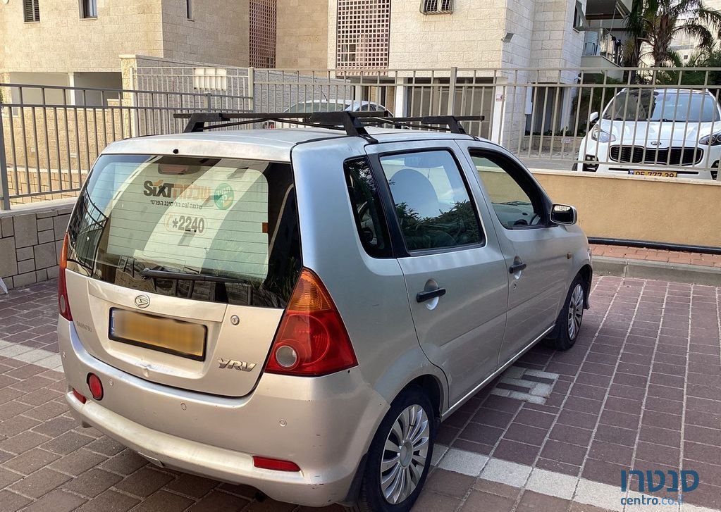 2002' Daihatsu YRV דייהטסו photo #4