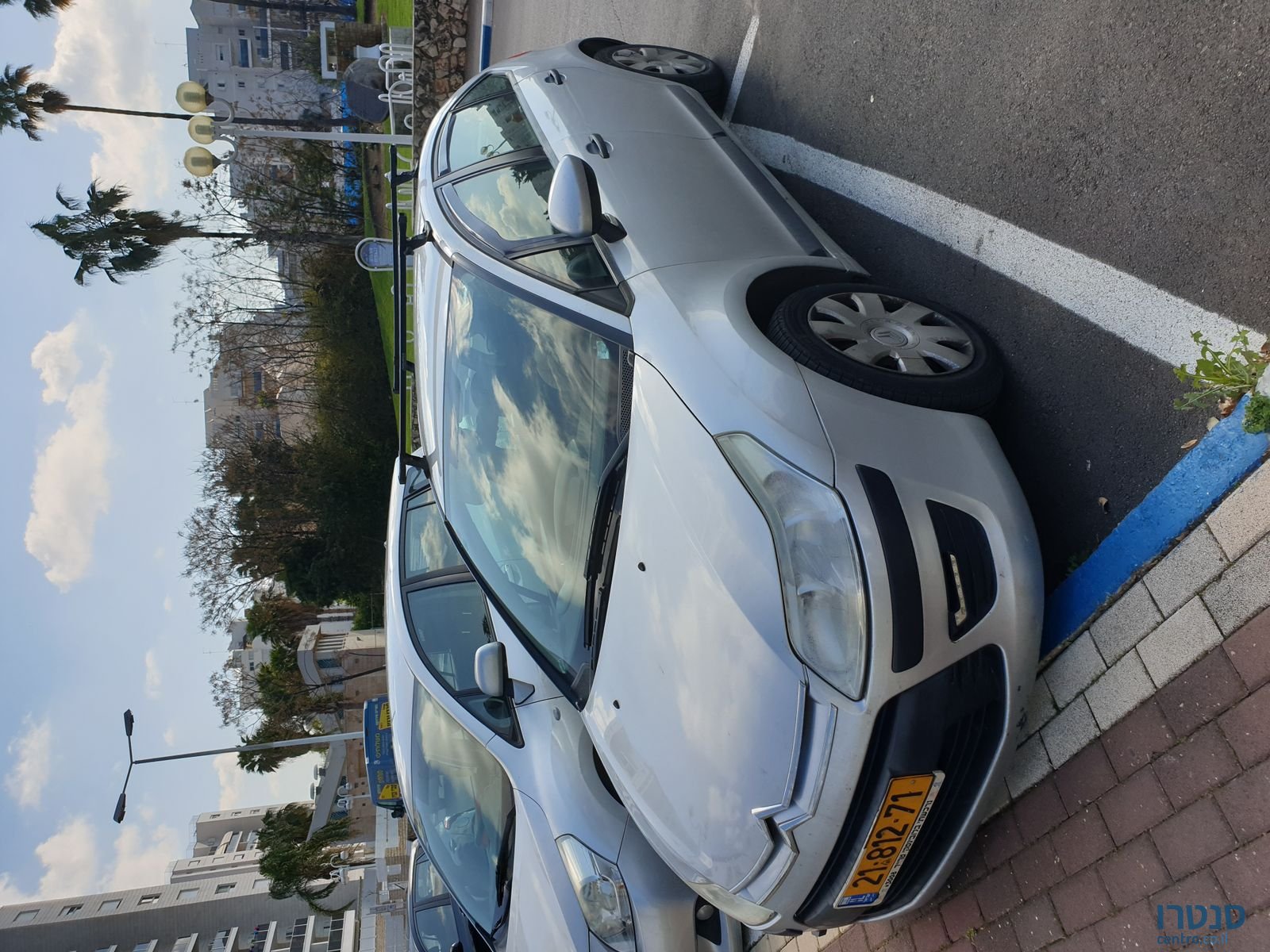 2010' Citroen C4 photo #1