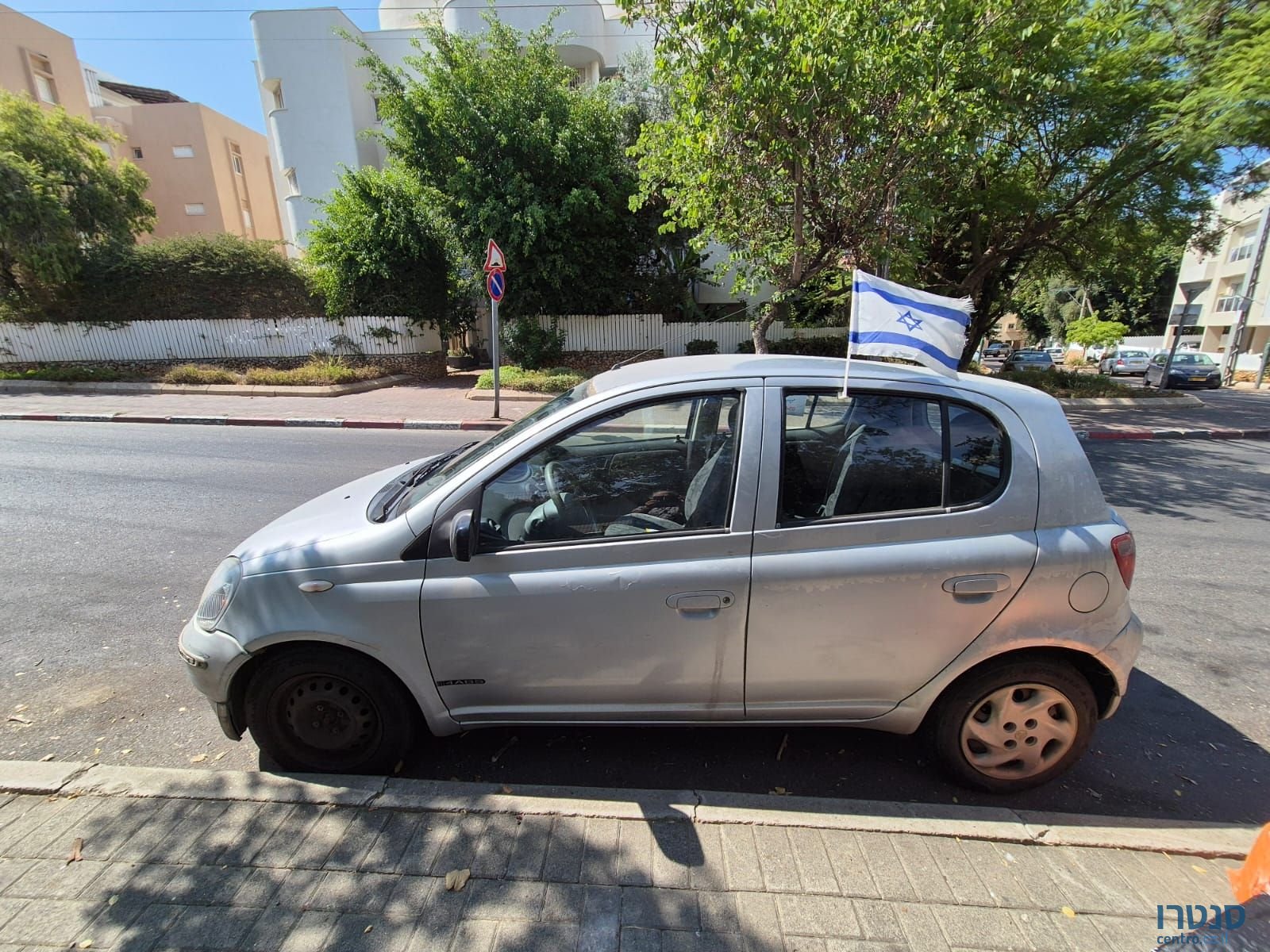 2002' Toyota Yaris טויוטה יאריס photo #1