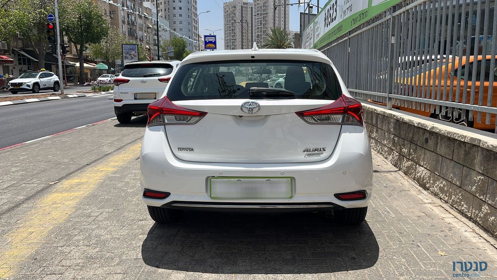 2017' Toyota Auris photo #6