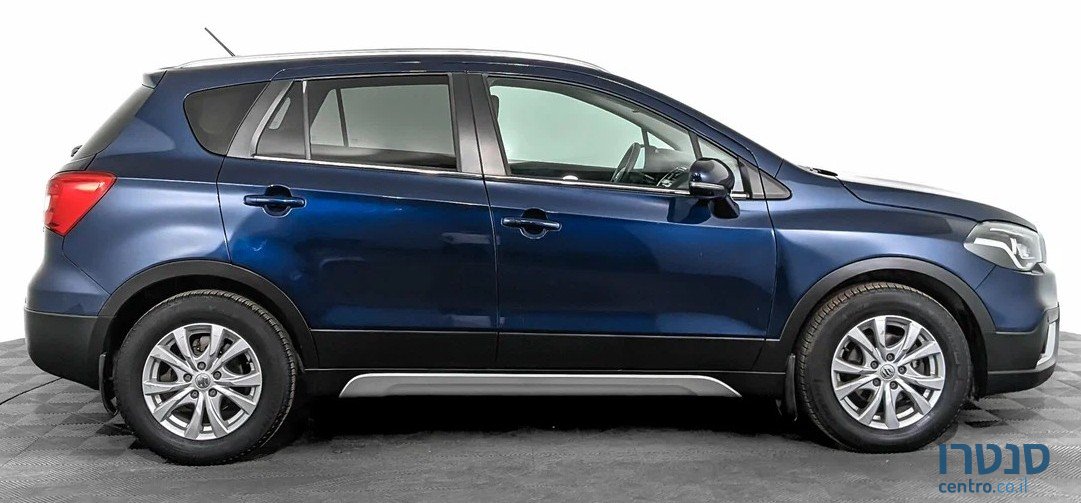 2018' Suzuki SX4 photo #3
