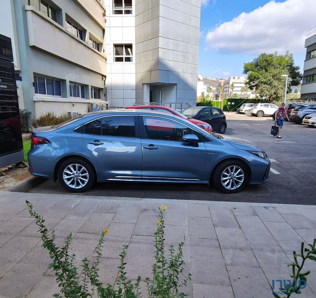 2021' Toyota Corolla טויוטה קורולה photo #2