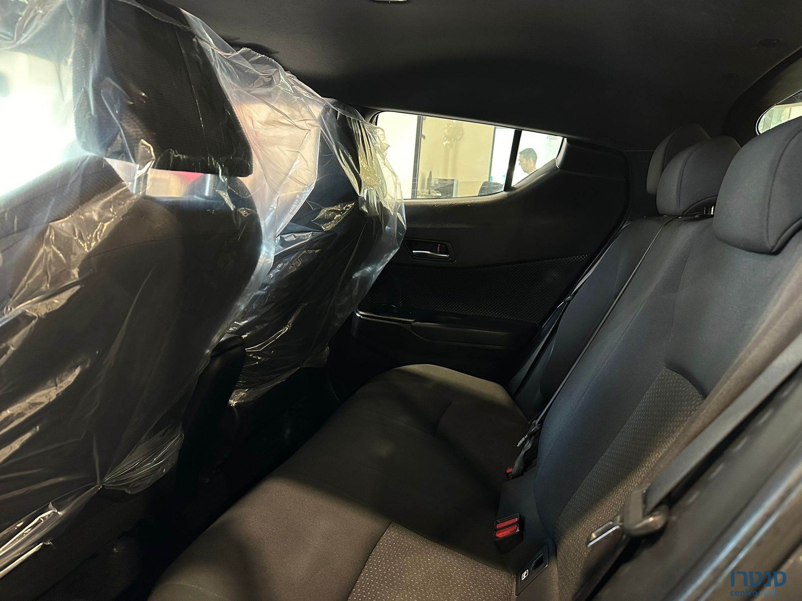 2019' Toyota C-HR photo #5