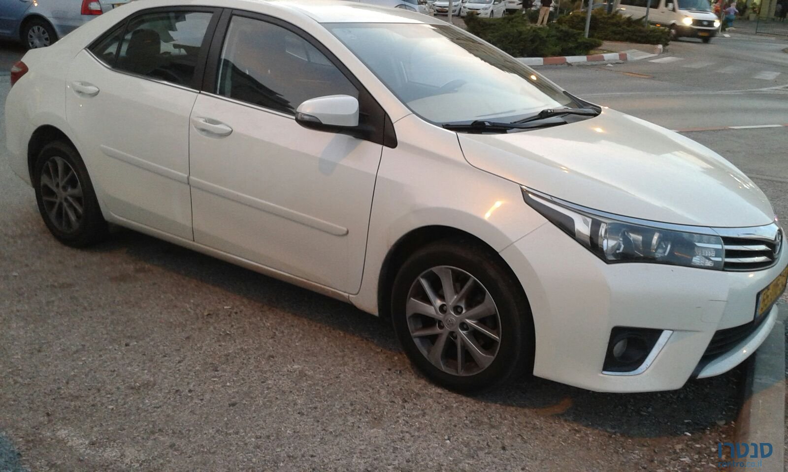 2015' Toyota Corolla GLI photo #2