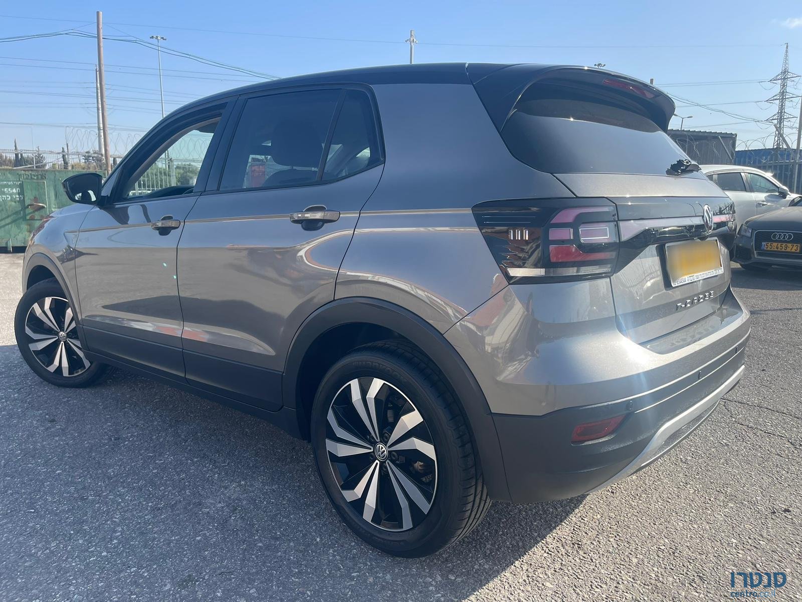 2020' Volkswagen T-Cross photo #2