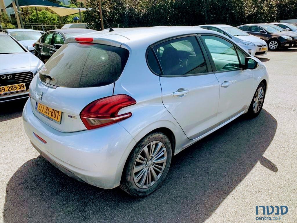 2017' Peugeot 208 photo #3
