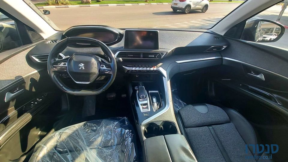 2018' Peugeot 3008 photo #5