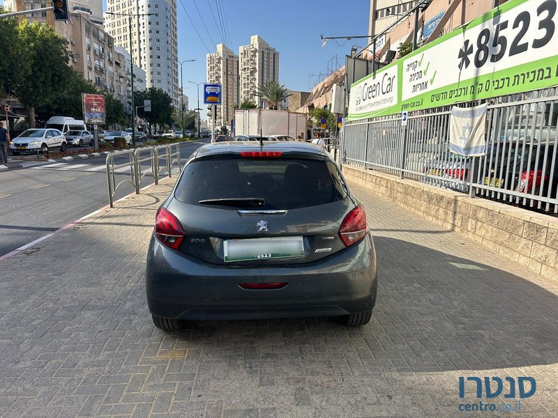 2018' Peugeot 208 photo #5