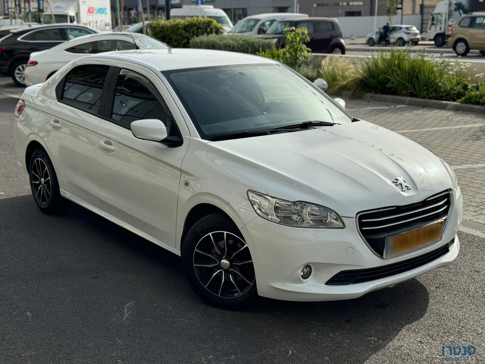 2017' Peugeot 301 photo #2