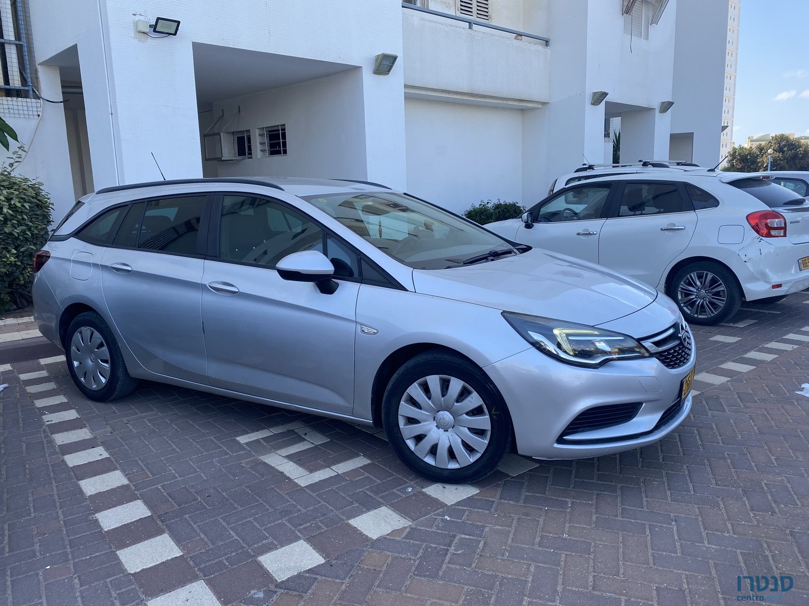 2017' Opel Astra photo #3