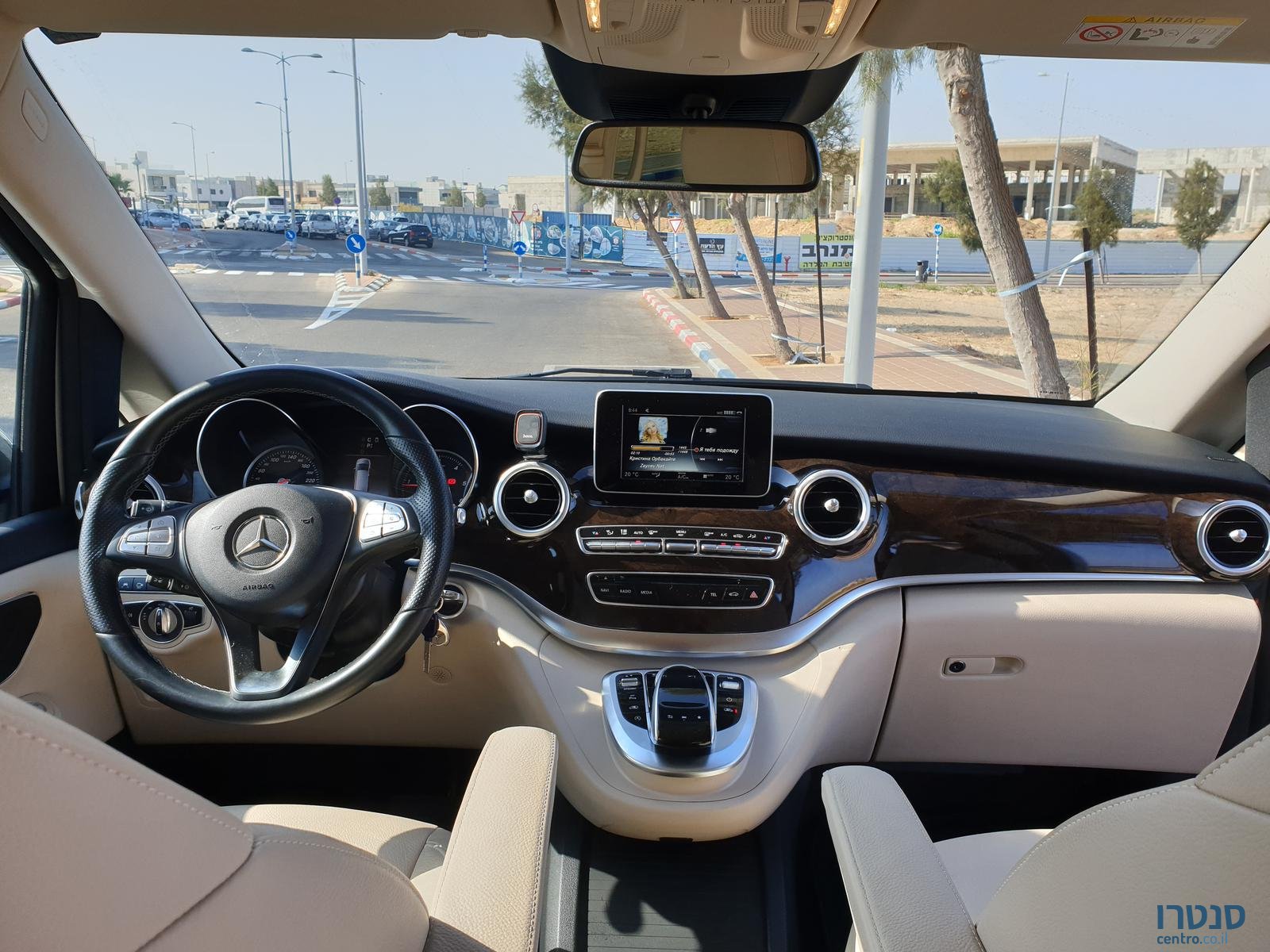 2018' Mercedes-Benz V 250 VAN photo #2