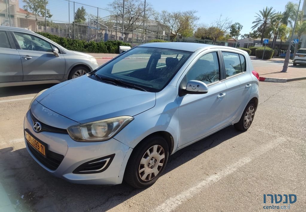 2013' Hyundai i20 יונדאי photo #1