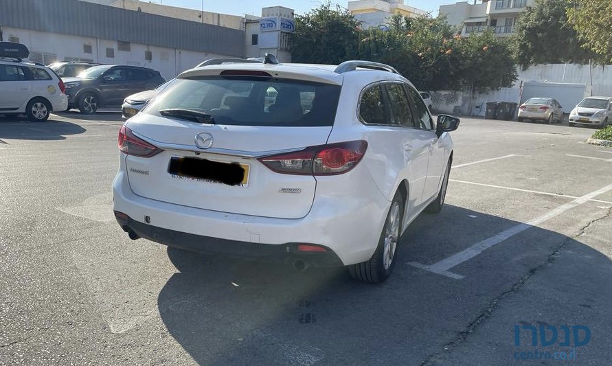 2013' Mazda 6 Универсал photo #3