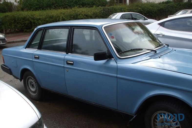 1982' Volvo 240 photo #2